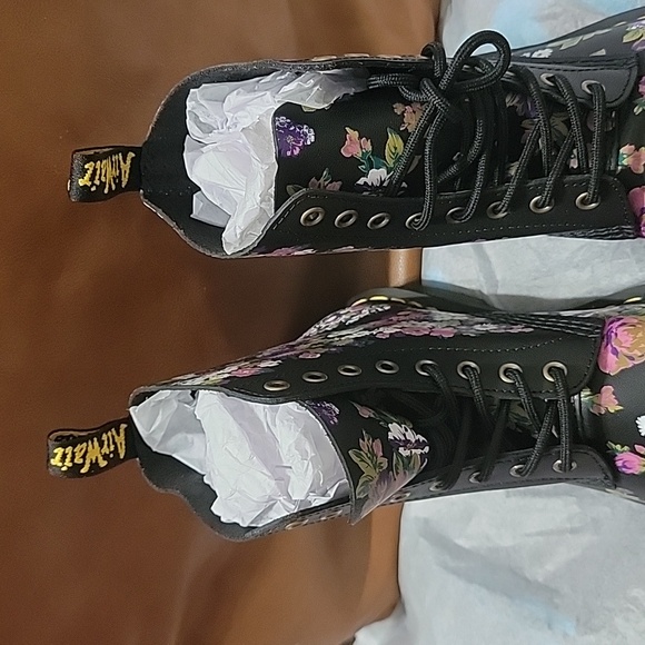 New Dr Martens 1460 Pascal Floral Print Lace Up Boots AirWair Flowers Black - Picture 7 of 12